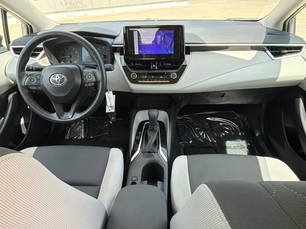 Used 2025 Toyota Corolla LE FWD image 15