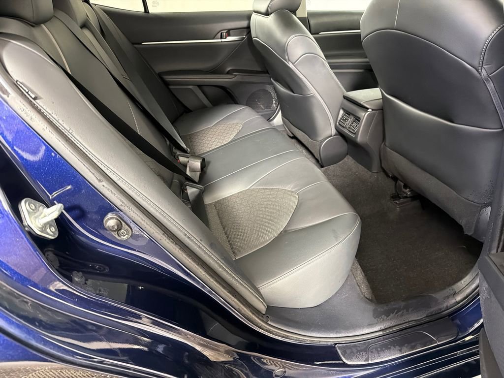 Used 2022 Toyota Camry XSE image 16