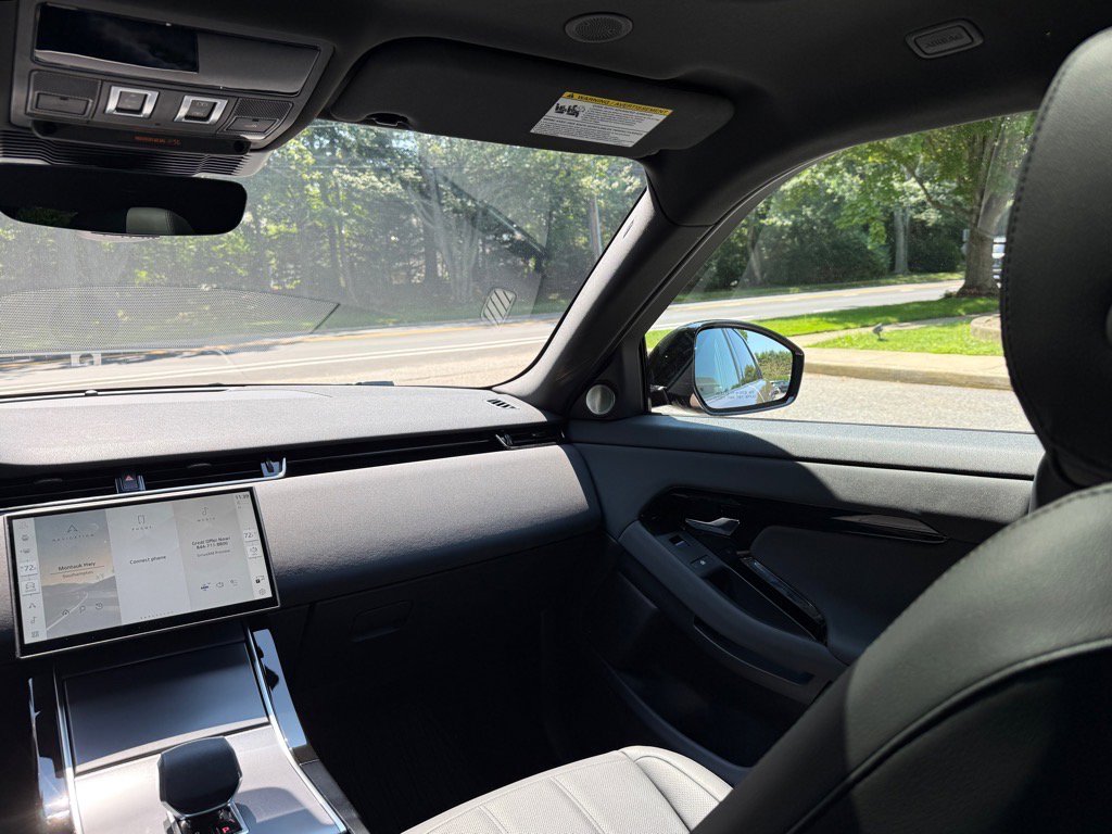 Used 2025 Land Rover Range Rover Evoque Dynamic SE image 15