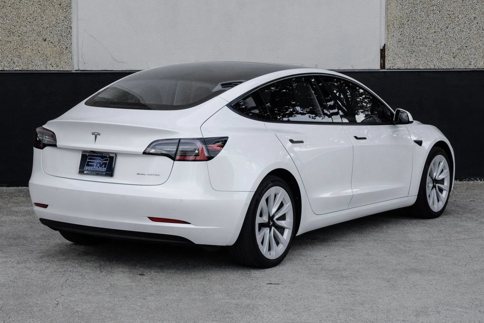 Used 2022 Tesla Model 3 Long Range AWD/4WD image 10