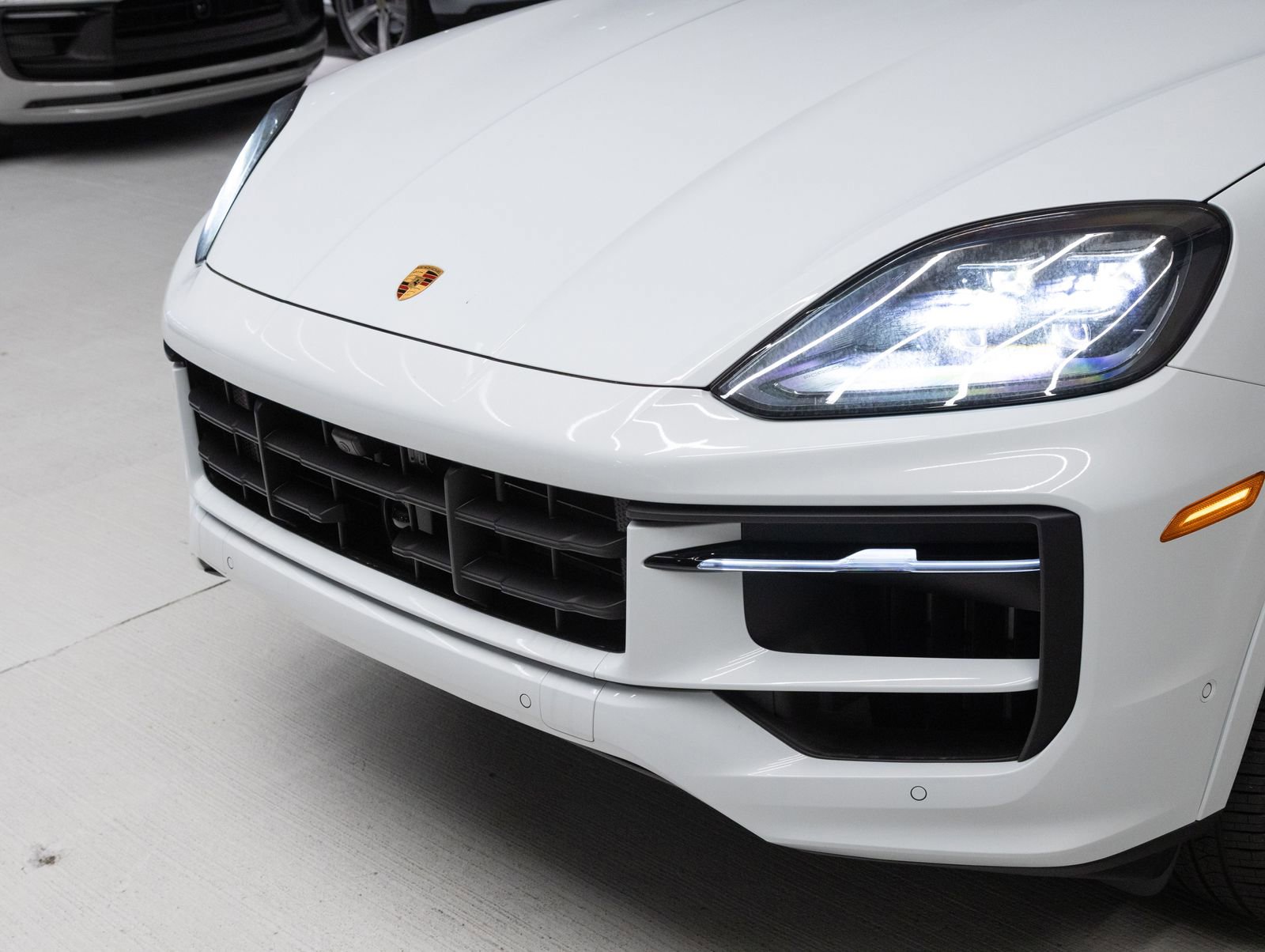 New 2026 Porsche Cayenne Coupe AWD/4WD image 32