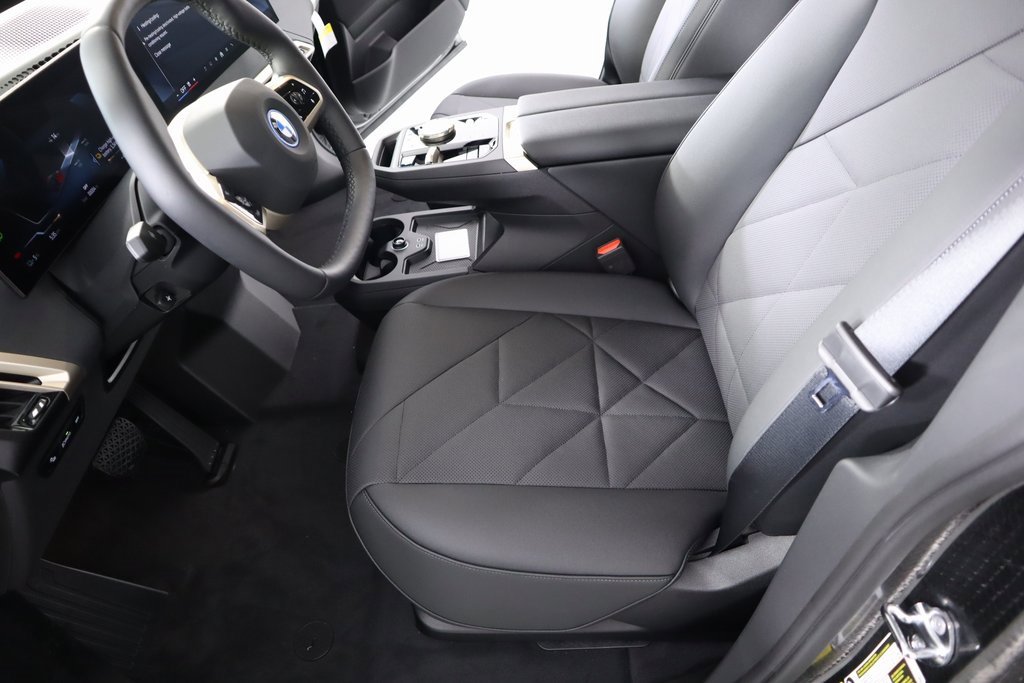 New 2025 BMW iX xDrive50 w/ Premium Package image 12
