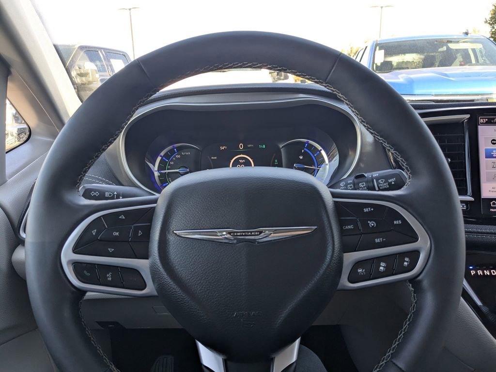 Certified 2024 Chrysler Pacifica Select image 25