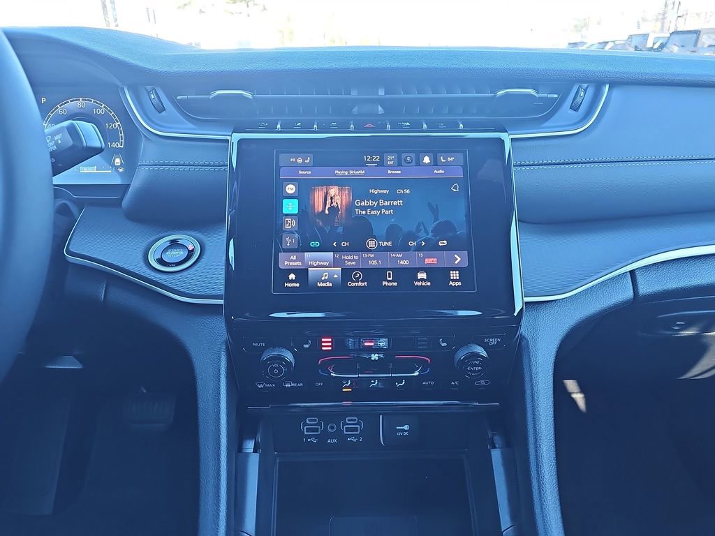 New 2025 Jeep Grand Cherokee Altitude image 23