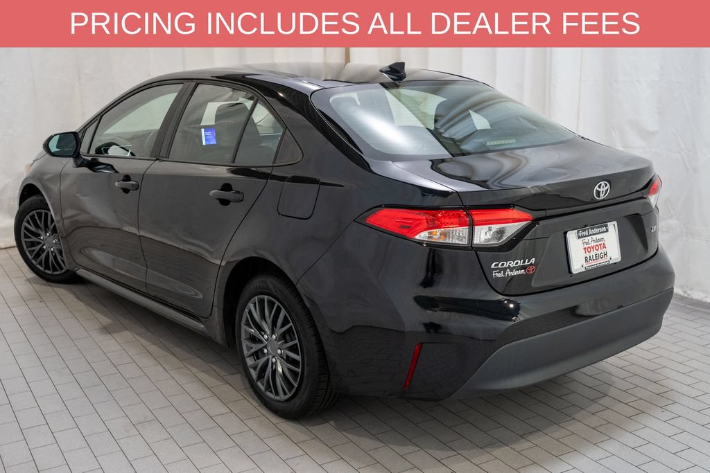 Used 2023 Toyota Corolla LE FWD image 3