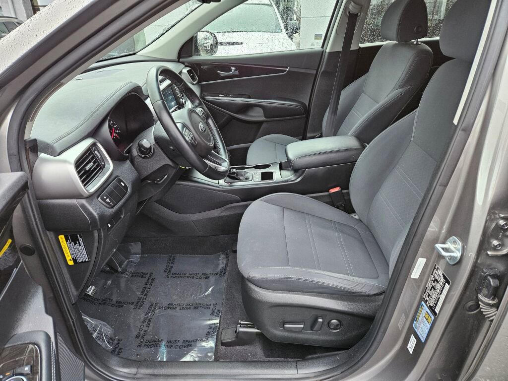 Used 2018 Kia Sorento LX image 11