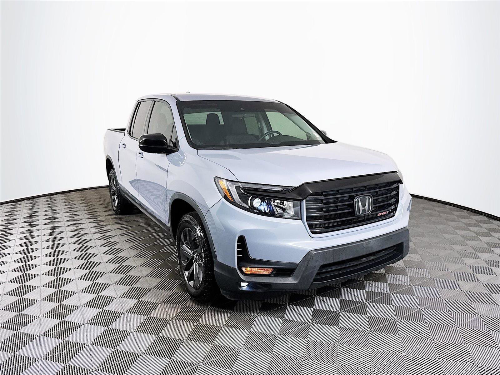 Used 2023 Honda Ridgeline Sport image 1