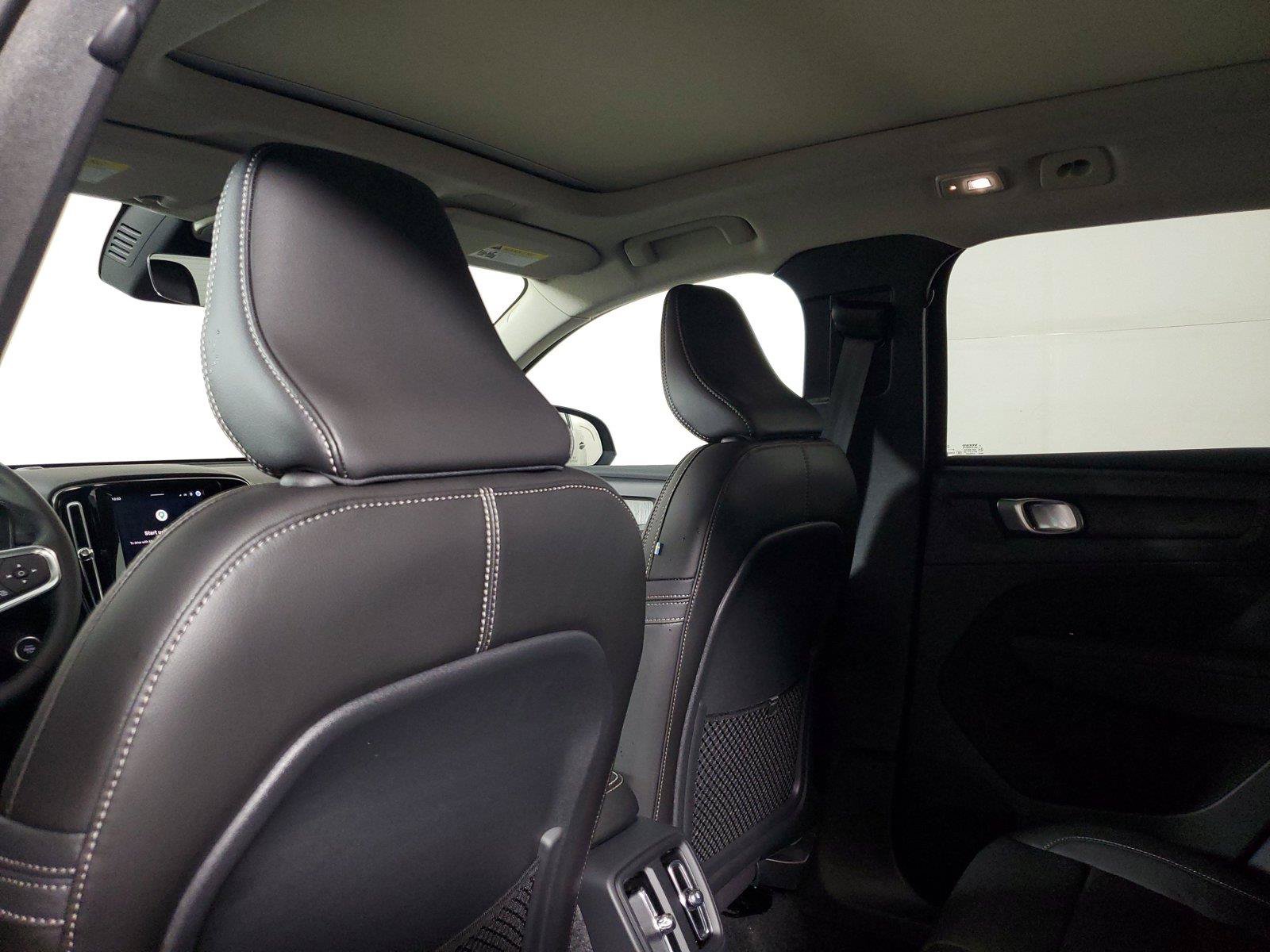 New 2026 Volvo XC40 B4 Core w/ Protection Package Premier FWD image 14