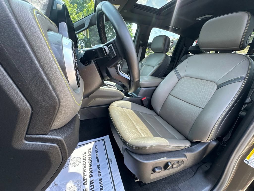 Used 2025 Chevrolet Colorado ZR2 w/ Technology Package AWD/4WD image 45