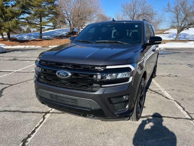 Certified 2022 Ford Expedition Limited image 4