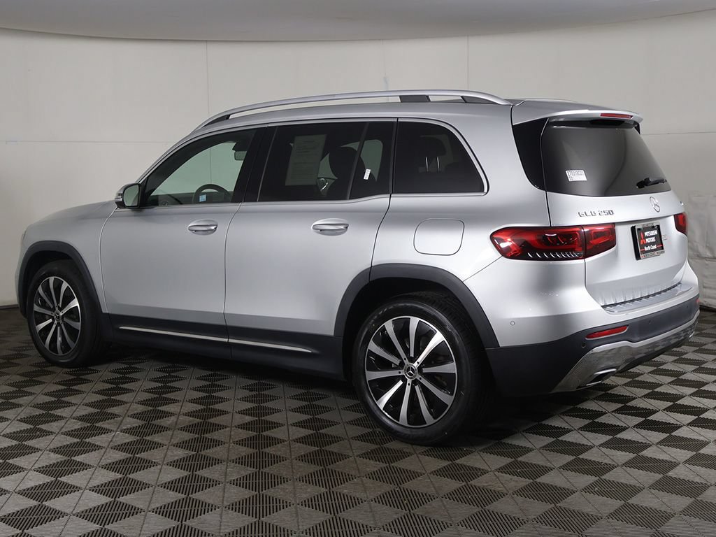 Used 2023 Mercedes-Benz GLB 250 4MATIC w/ Premium Package image 7