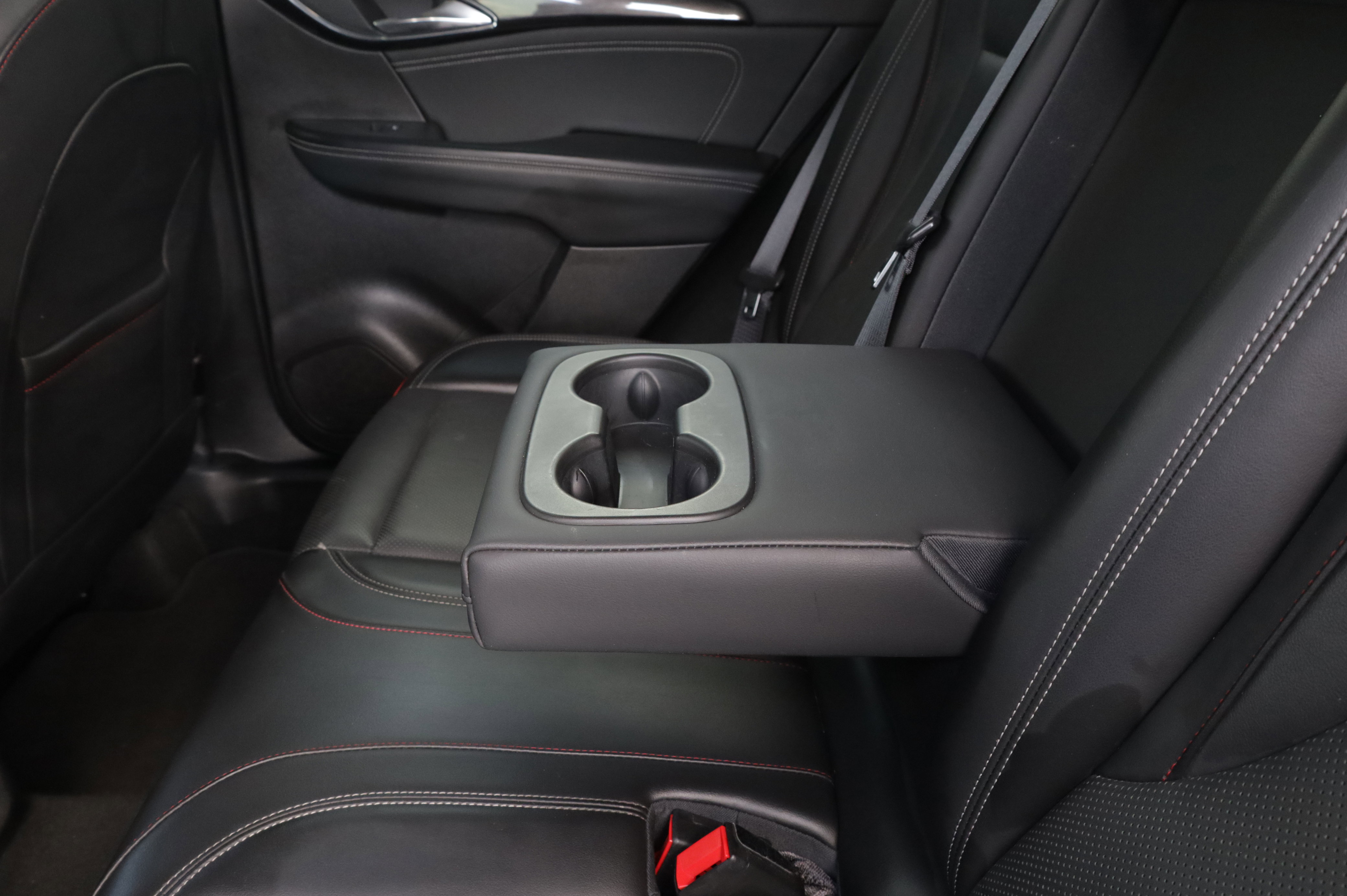 Used 2023 Buick Envision Essence w/ Sport Touring Package image 15