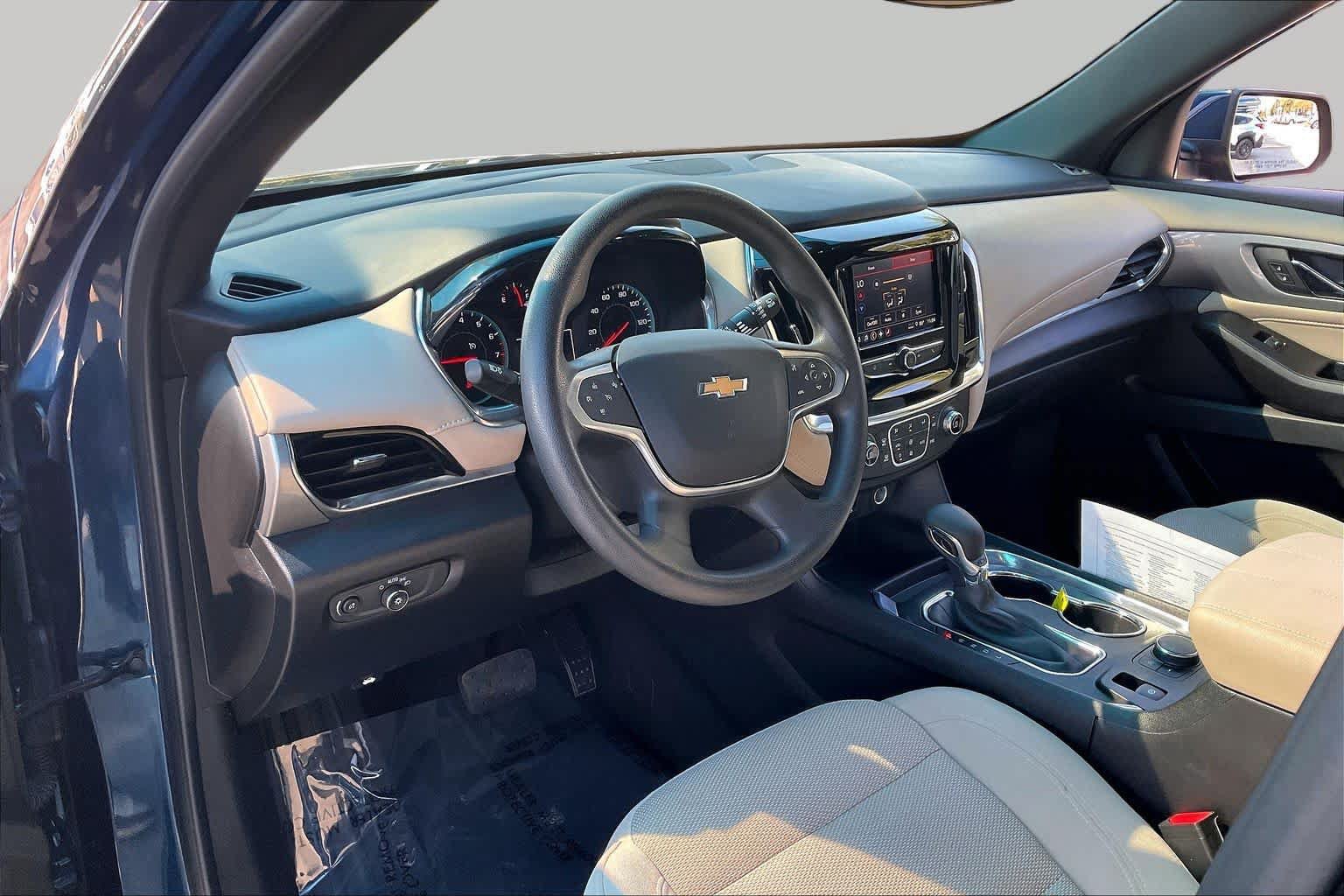 Used 2023 Chevrolet Traverse LS w/ Safety Package FWD image 16