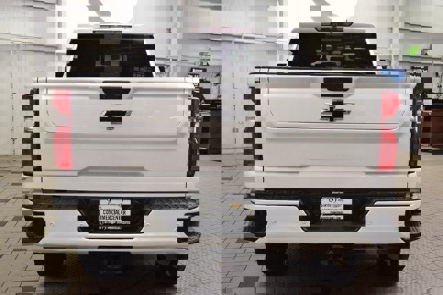 Used 2022 Chevrolet Silverado 2500 High Country w/ Safety Package II image 4