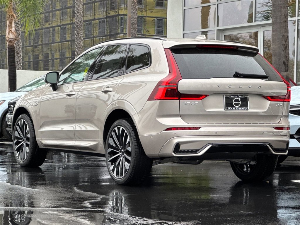 New 2026 Volvo XC60 T8 Ultra w/ Climate Package image 3