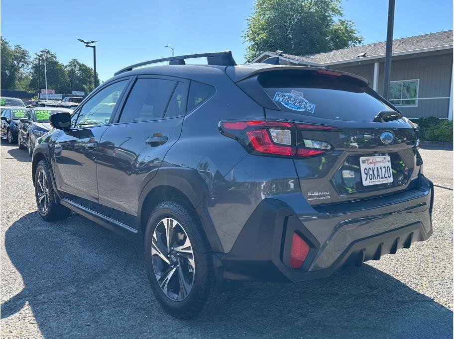 Used 2024 Subaru Crosstrek 2.0i Premium image 5