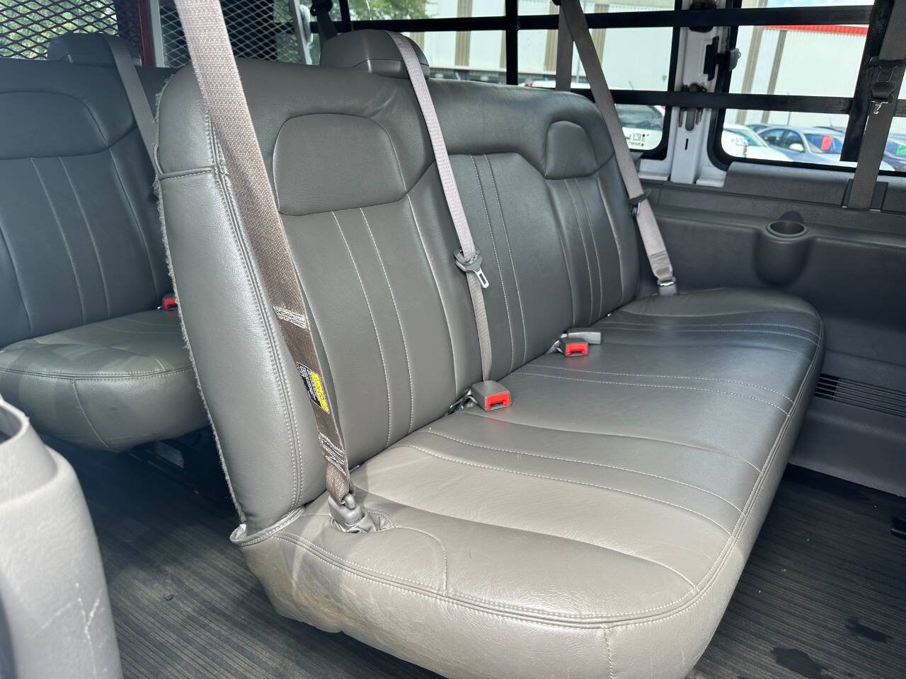 Used 2021 Chevrolet Express 3500 LS RWD image 32