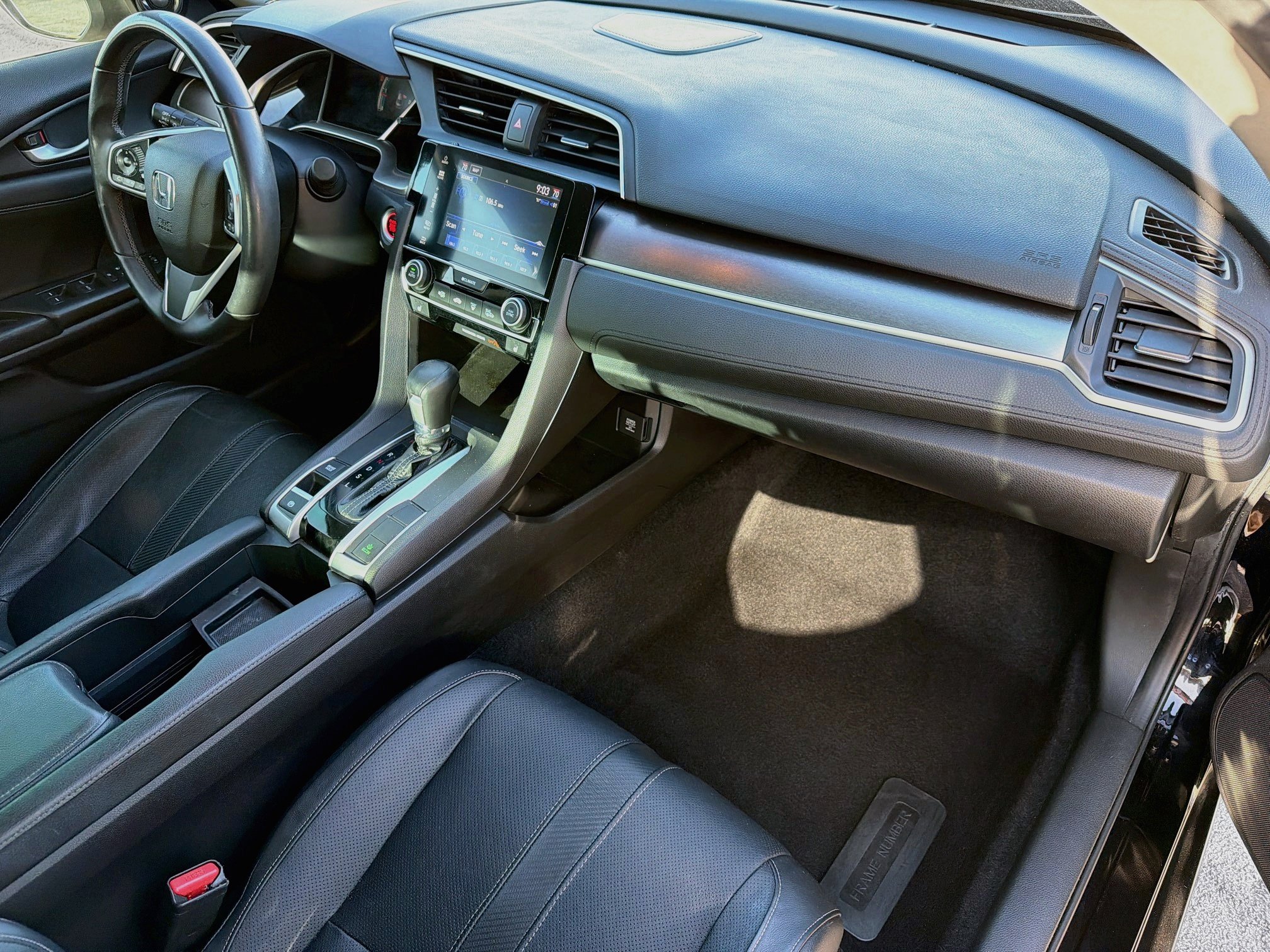 Used 2018 Honda Civic Touring image 13