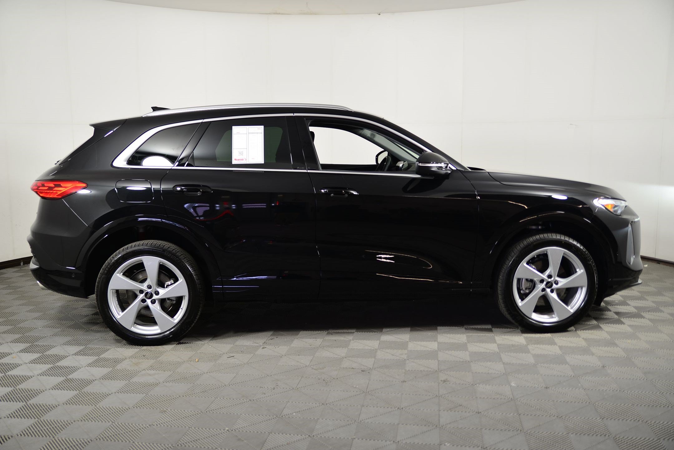 New 2025 Audi Q5 Premium w/ Premium Plus AWD/4WD image 7