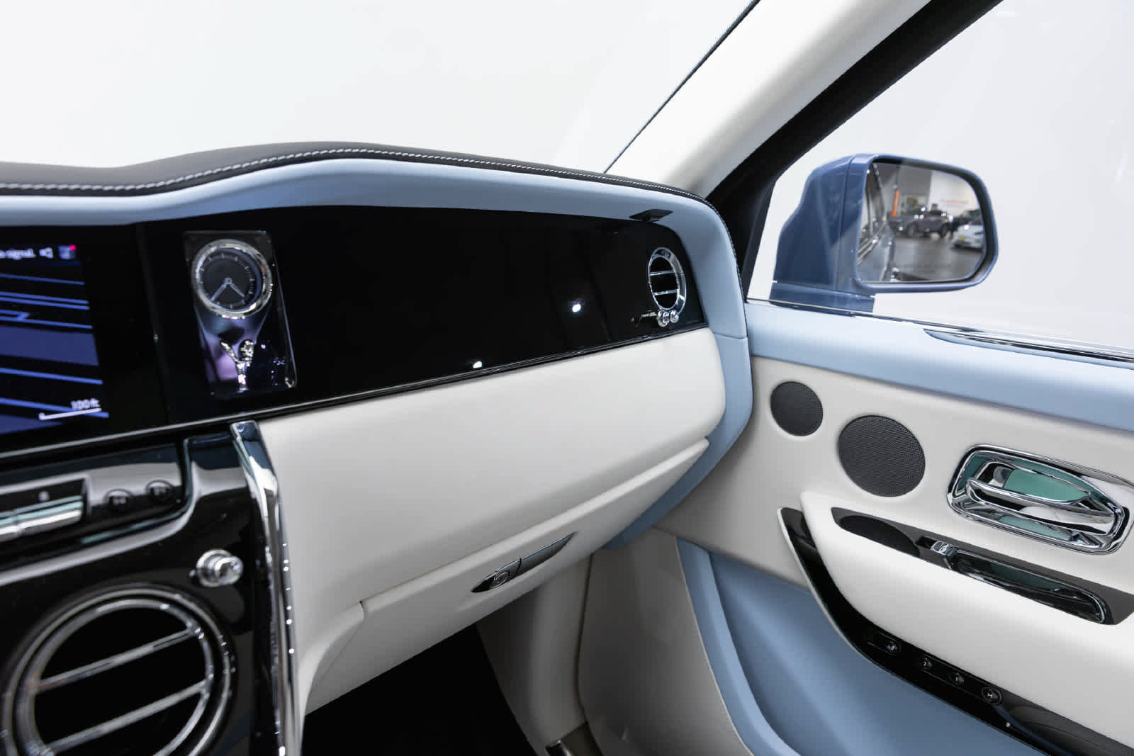 New 2027 Rolls-Royce Cullinan AWD/4WD image 39