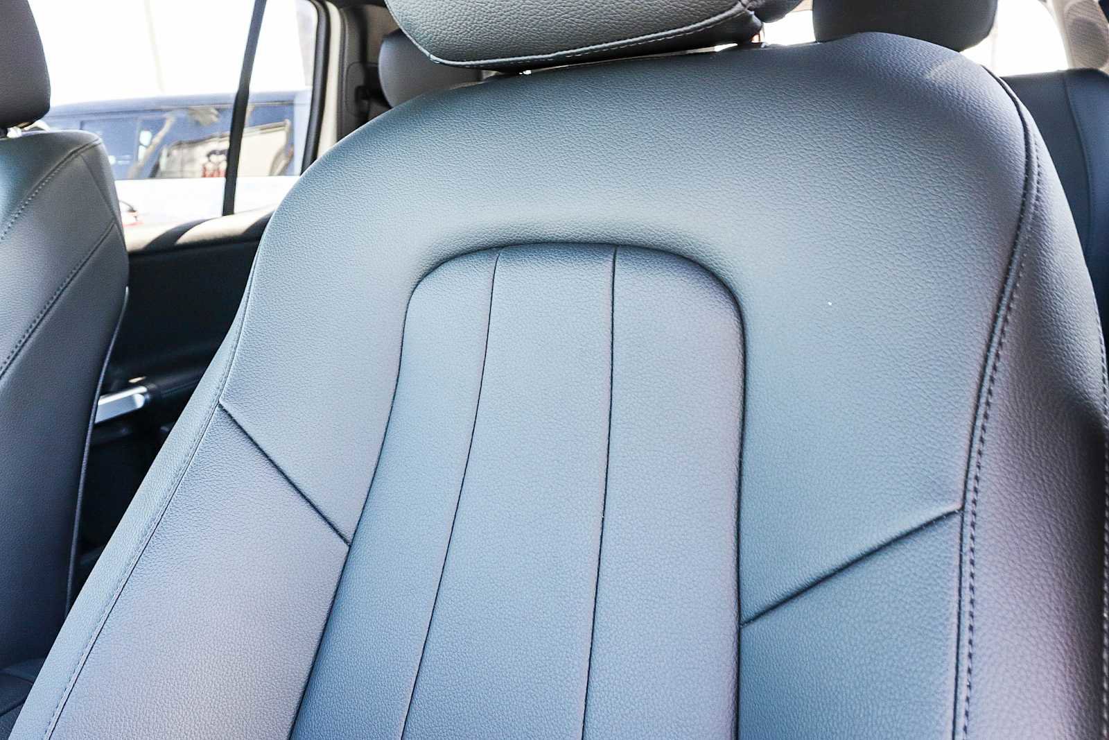 Used 2023 Mercedes-Benz GLB 250 4MATIC image 25