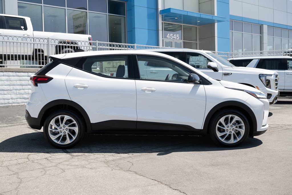 New 2027 Chevrolet Bolt LT FWD image 4