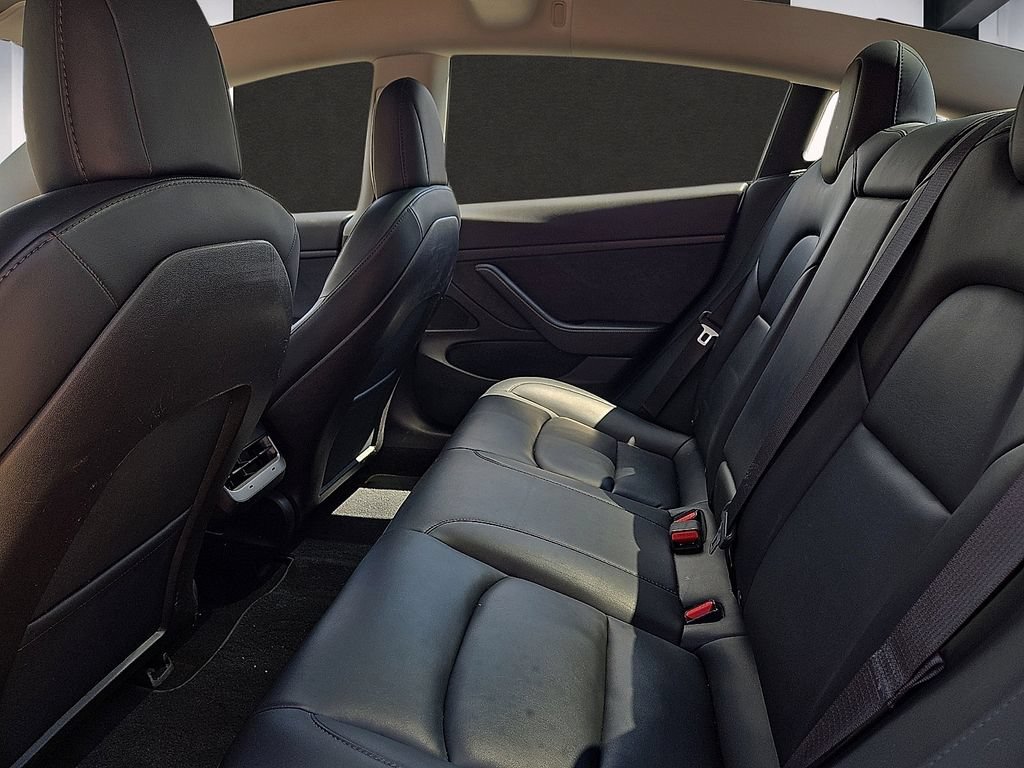 Used 2020 Tesla Model 3 Standard Range Plus RWD image 9