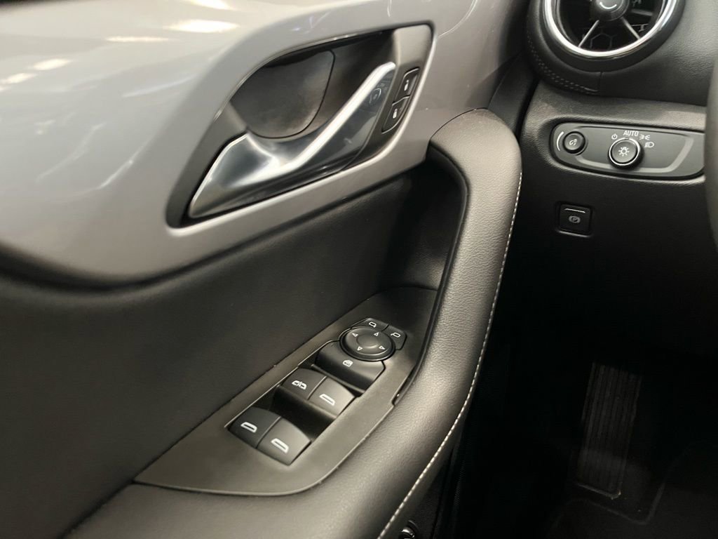 Used 2023 Chevrolet Blazer LT image 18