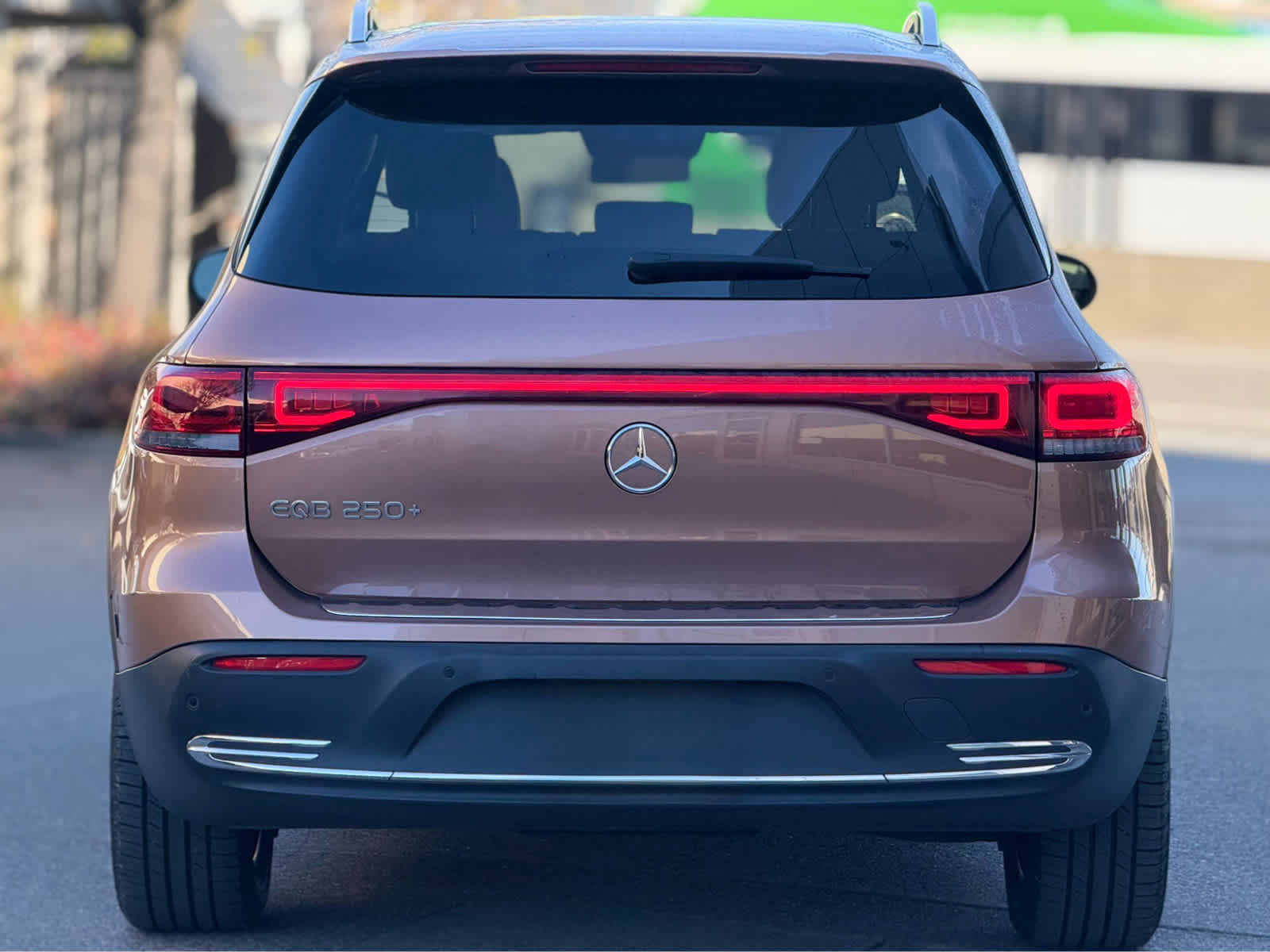 Used 2023 Mercedes-Benz EQB 250+ image 3