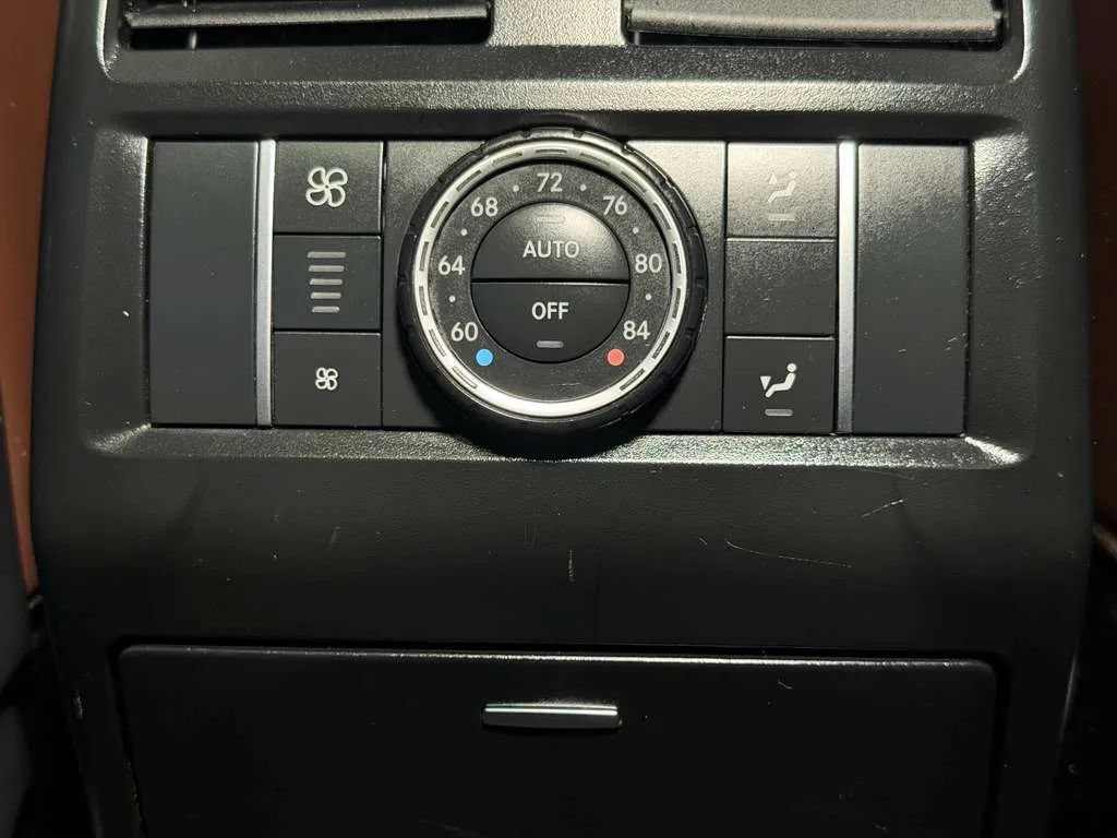 Used 2015 Mercedes-Benz GL 550 4MATIC image 26