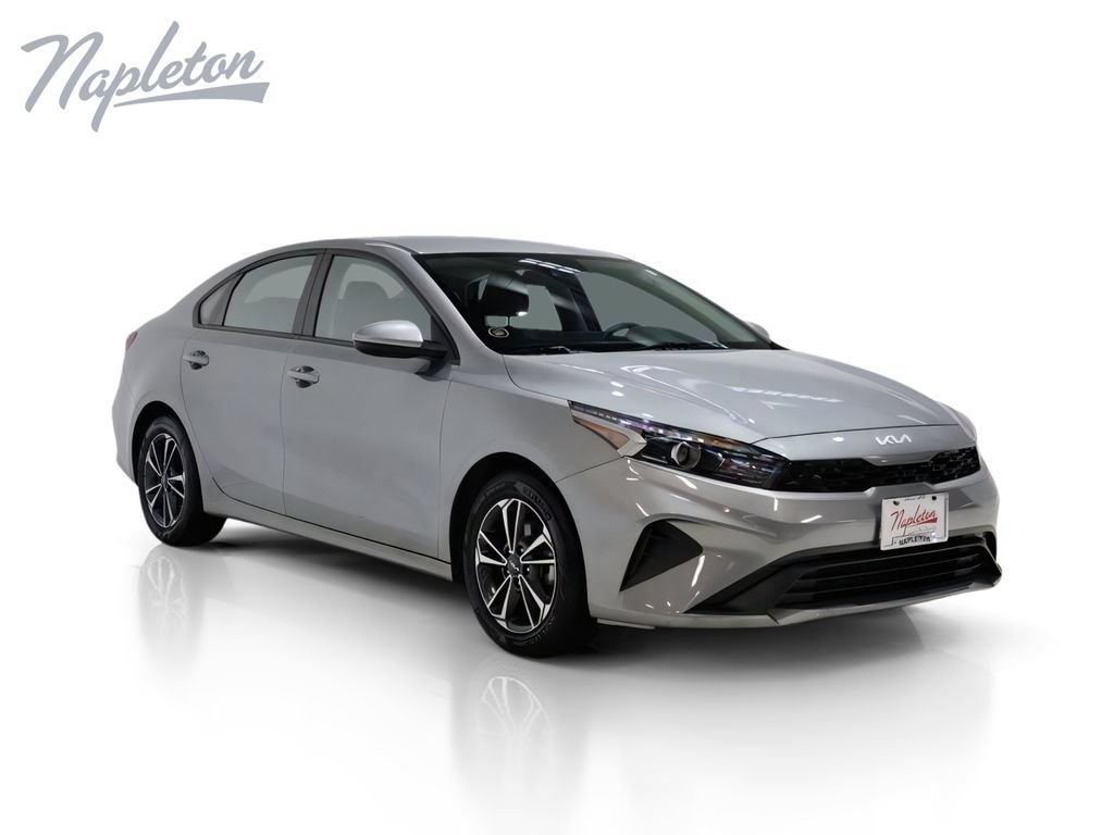 Used 2024 Kia Forte LXS FWD image 3