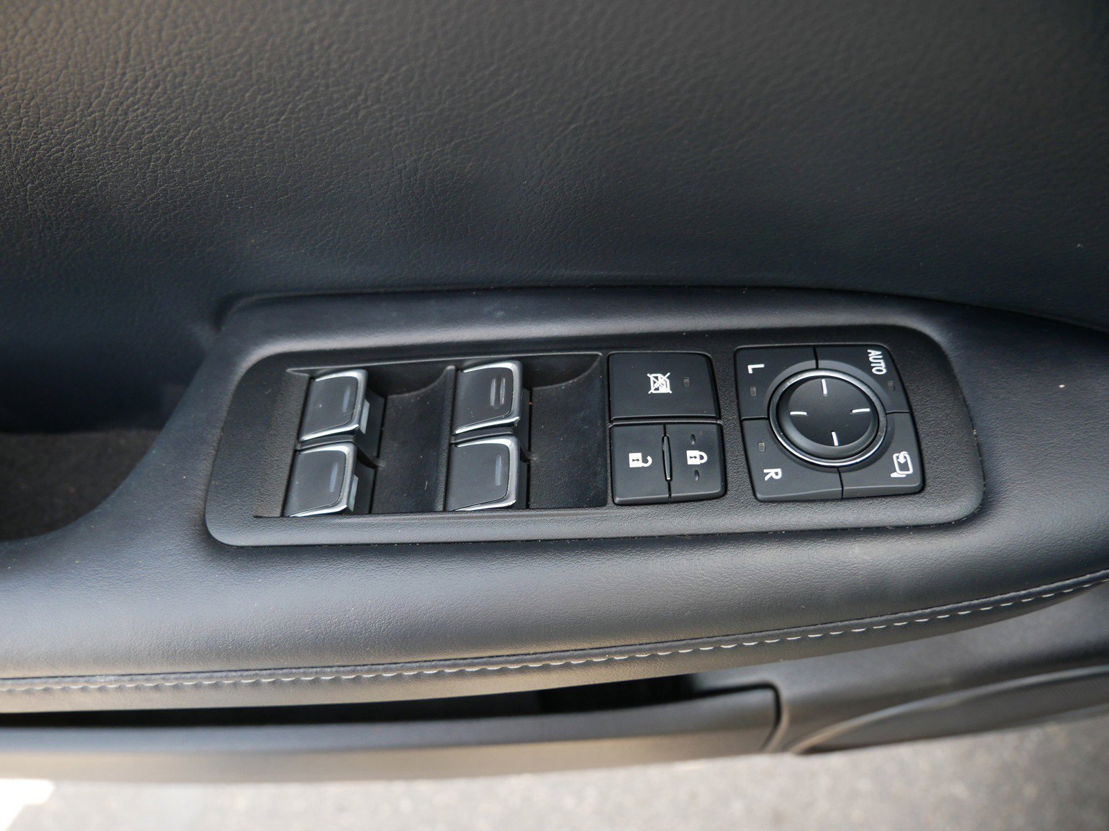 Used 2019 Lexus RX 350 AWD w/ Accessory Package image 16