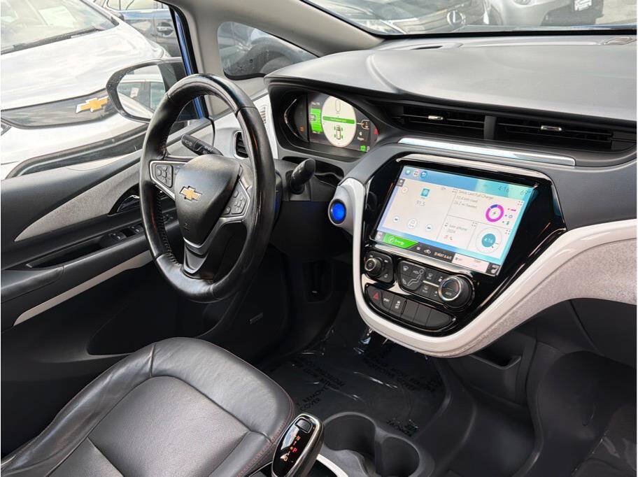 Used 2017 Chevrolet Bolt Premier w/ Driver Confidence II Package FWD image 6