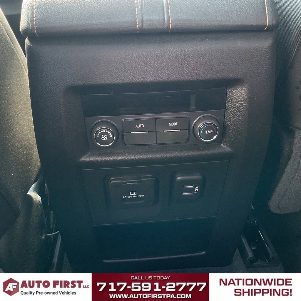 Used 2019 Chevrolet Traverse LT w/ LT Premium Package AWD/4WD image 14