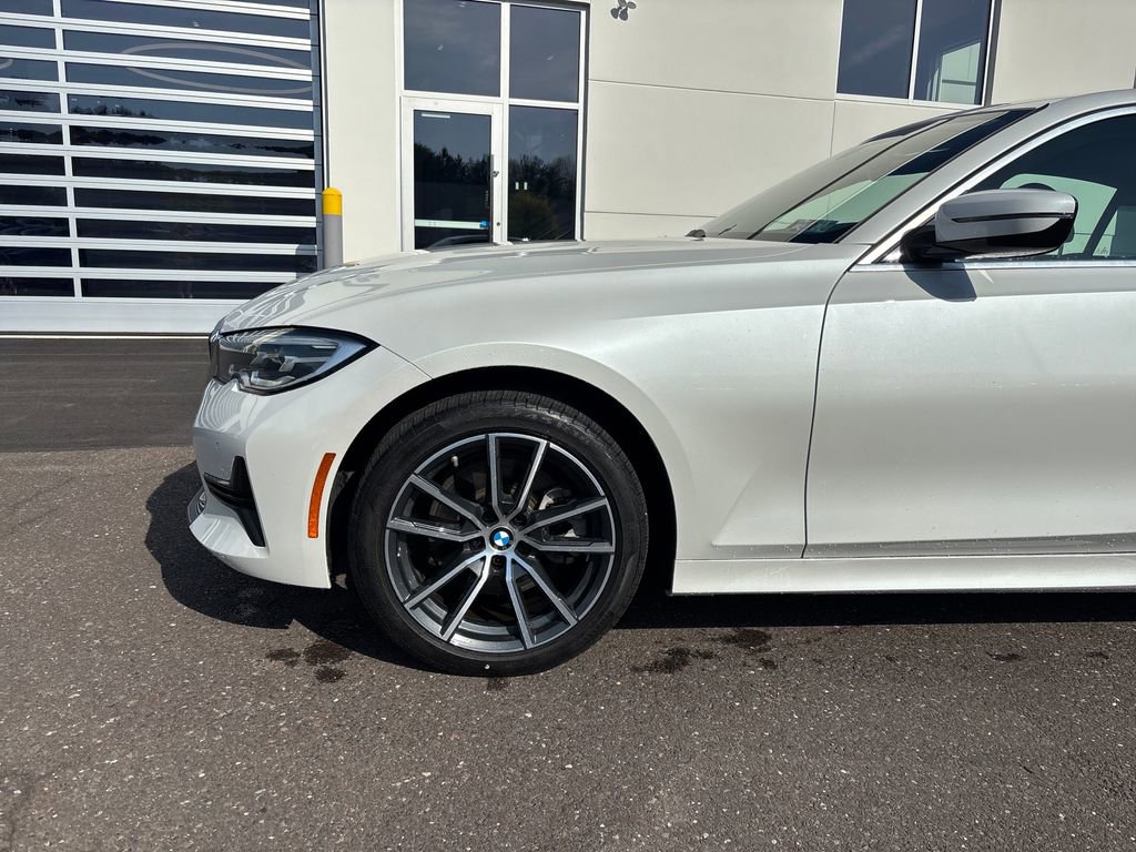 Used 2020 BMW 330i xDrive Sedan w/ Convenience Package AWD/4WD image 3
