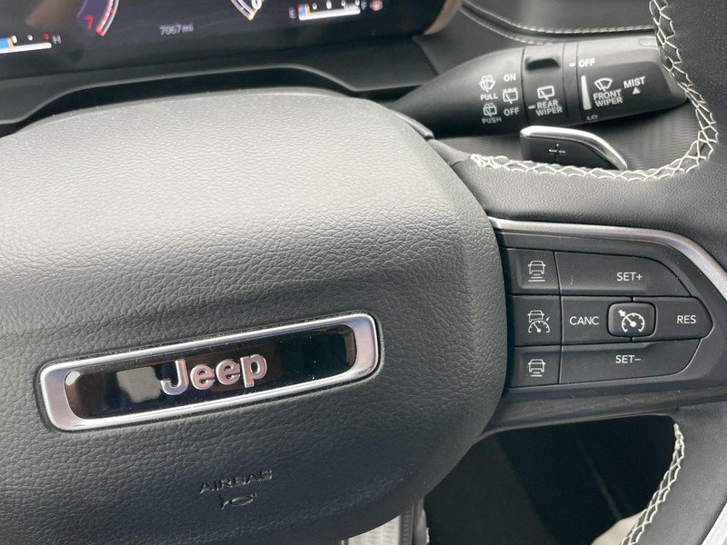 Used 2024 Jeep Grand Cherokee Altitude AWD/4WD image 27