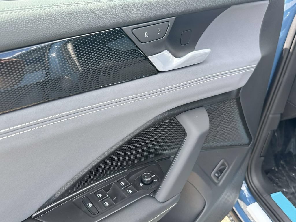 New 2026 Volkswagen Tiguan SE AWD/4WD image 12