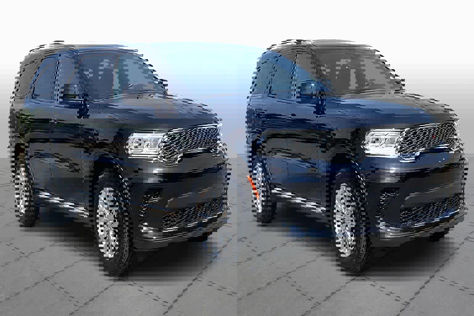 Used 2024 Dodge Durango SXT image 3