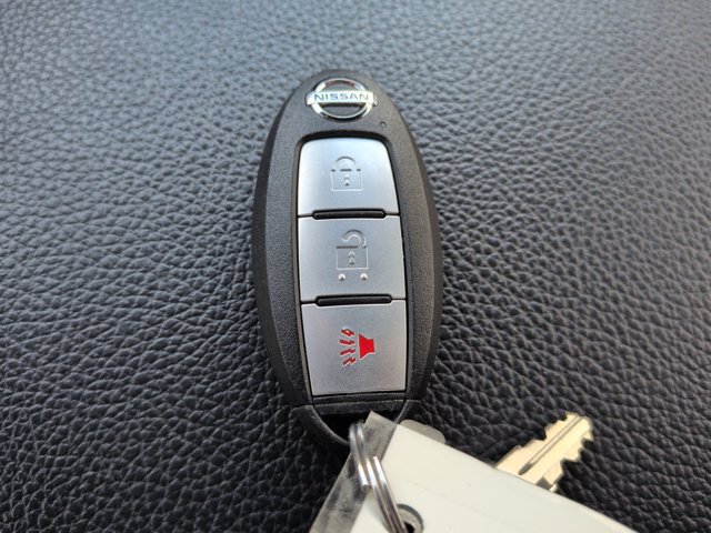 Used 2019 Nissan Titan SV w/ SV Convenience Package AWD/4WD image 31