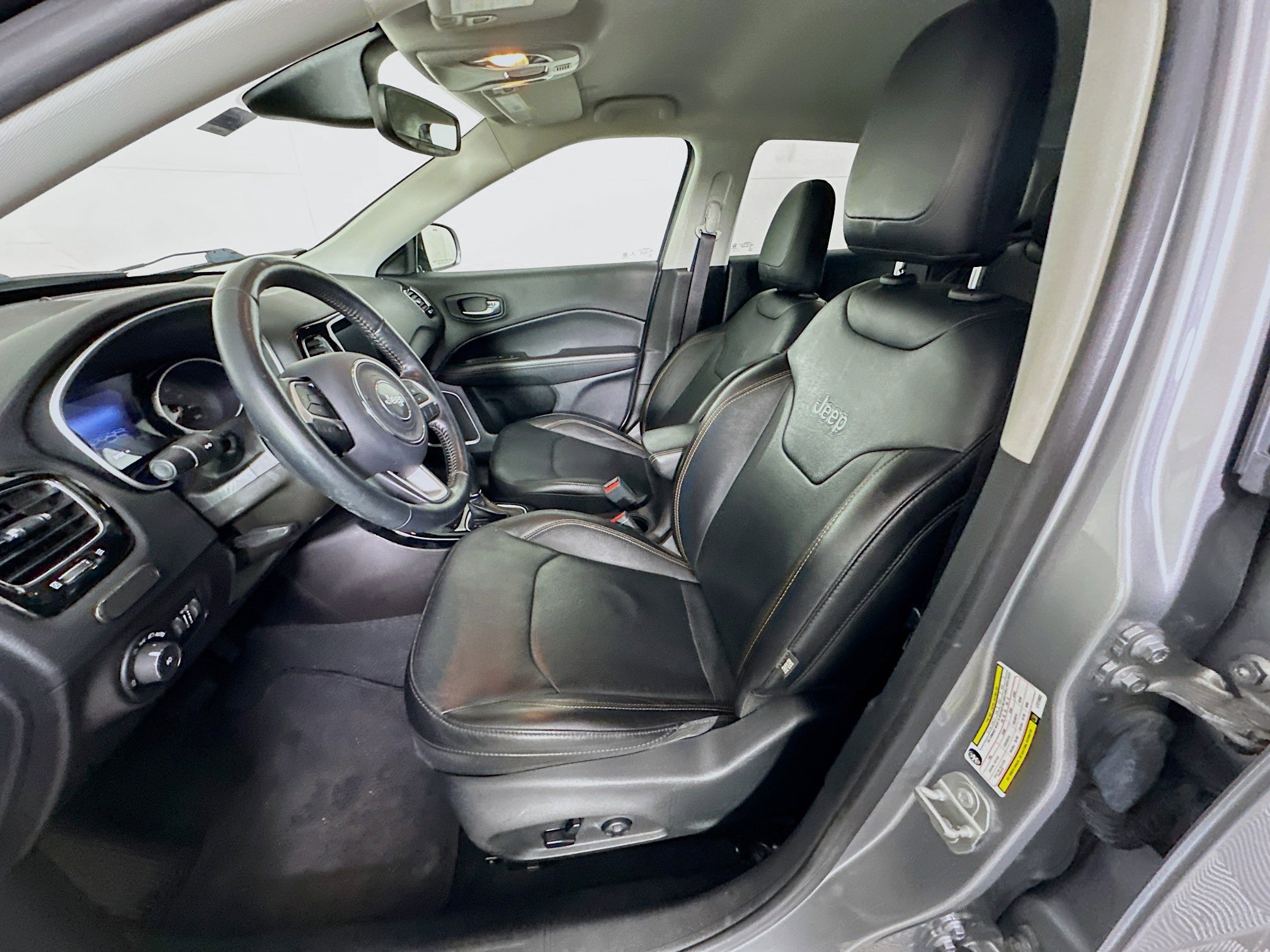 Used 2020 Jeep Compass Limited image 13