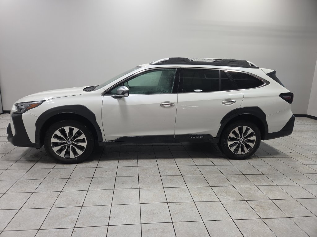 Used 2025 Subaru Outback Touring XT AWD/4WD image 9