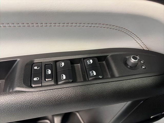 Used 2024 Jeep Compass Limited w/ Sun and Sound Group image 15