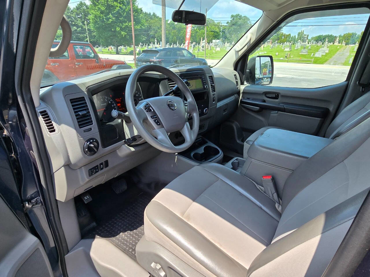 Used 2017 Nissan NV 2500 SL image 11