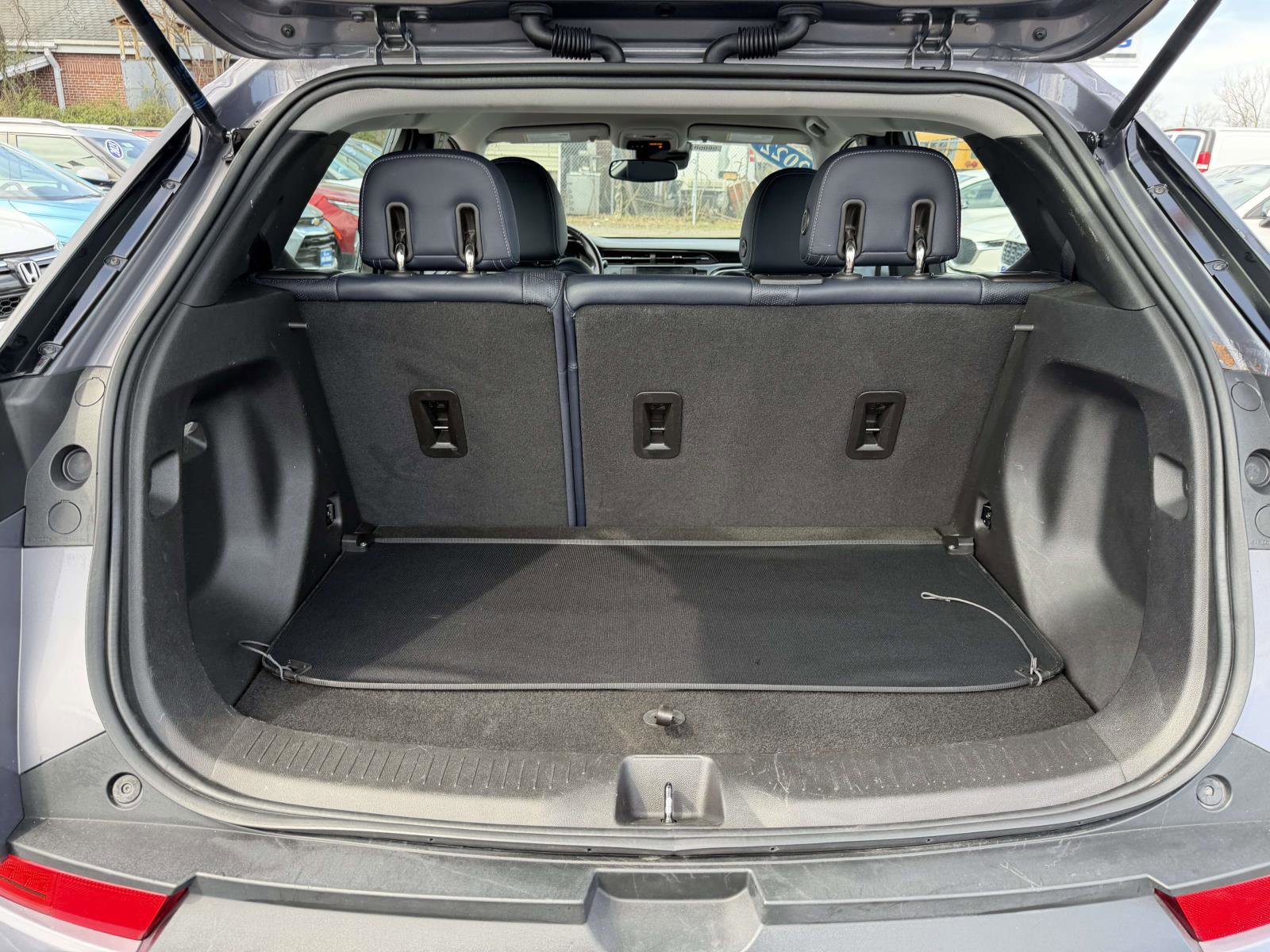 Certified 2022 Chevrolet Bolt EUV LT w/ Convenience Package image 6