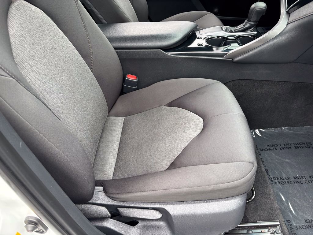 Used 2018 Toyota Camry LE FWD image 34