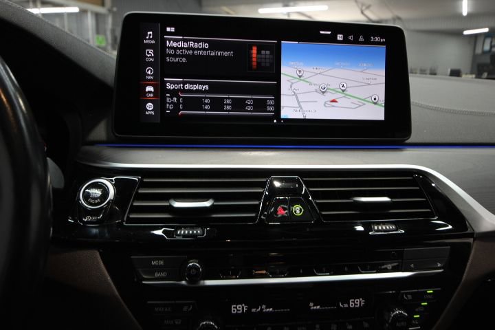 Used 2023 BMW M550i xDrive w/ Executive Package image 32