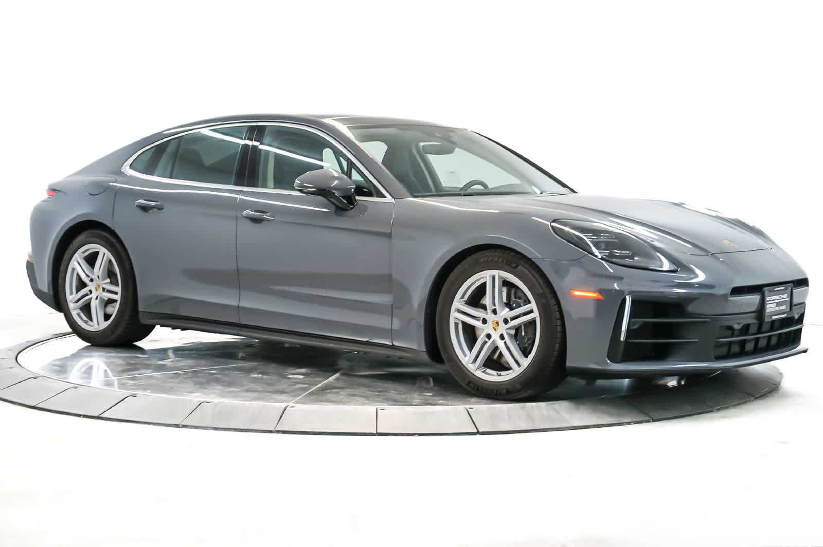 Certified 2025 Porsche Panamera RWD image 7