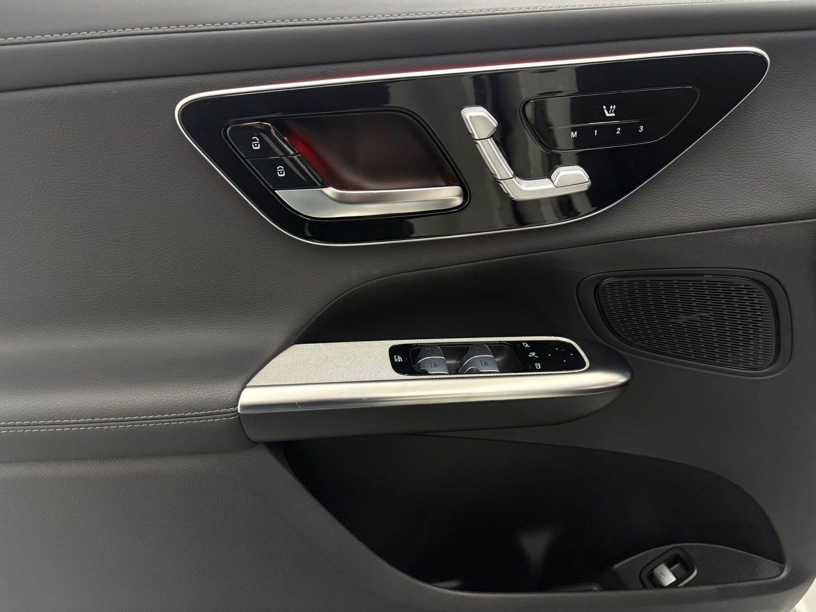 Certified 2025 Mercedes-Benz GLC 43 AMG 4MATIC image 12