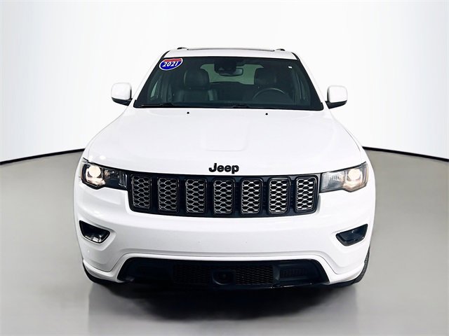 Used 2021 Jeep Grand Cherokee Laredo X image 2