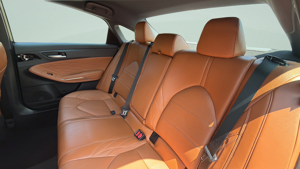 Used 2019 Toyota Avalon Limited FWD image 25
